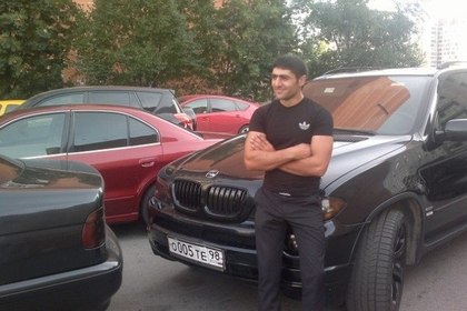 Протаранившего толпу в Петербурге водителя BMW выпустили из-под стражи