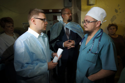 Российские врачи пожаловались на зарплату и получили еще меньше денег